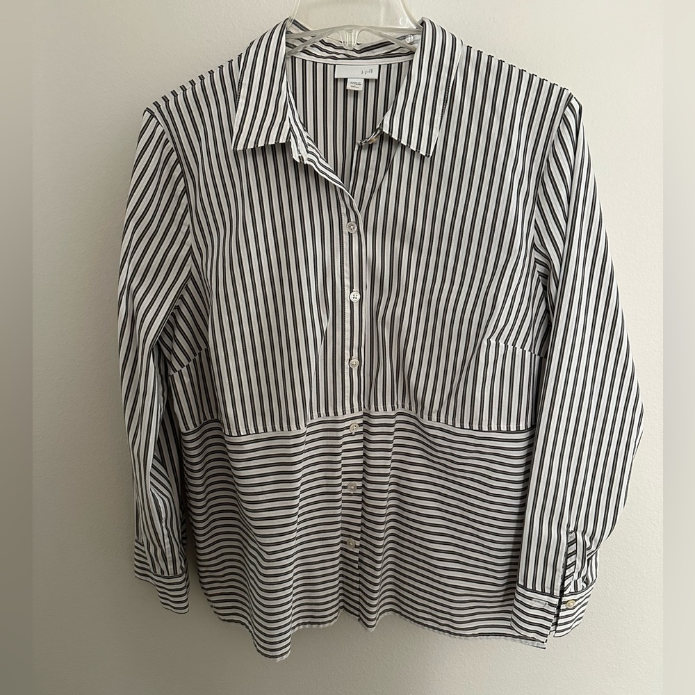 J Jill LP blouse, stripes of black,white,tan. Long sleeve side split, ex cond